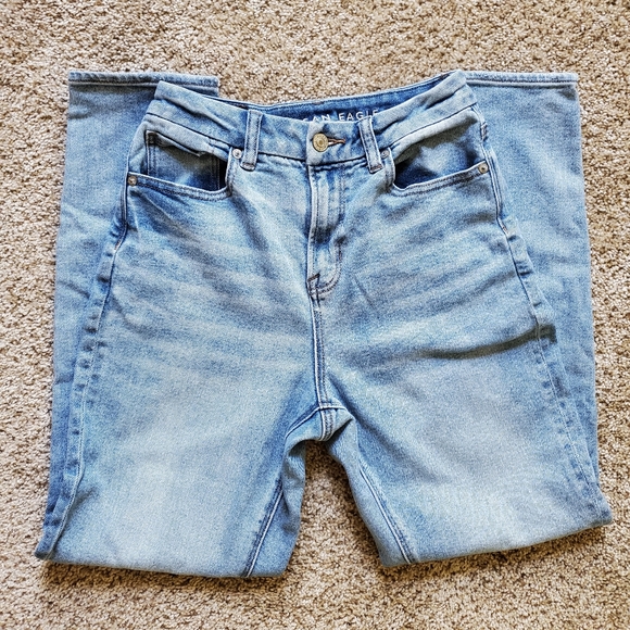 AE - Stretch Curvy Mom Jean - 00 Regular - Picture 3 of 7